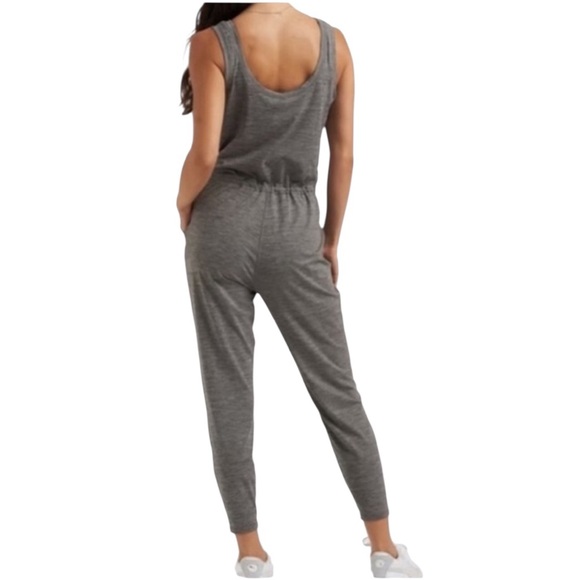 VUORI Lux At Ease heathered gray sleeveless jumpsuit size Large - Picture 2 of 8